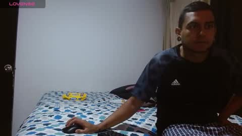 carlandelli1 online show from February 6, 4:39 am