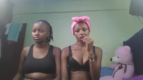 Snapshot of carlex_ chatting on October 19, 8:15 am carlex_ online show from October 19, 8:15 am