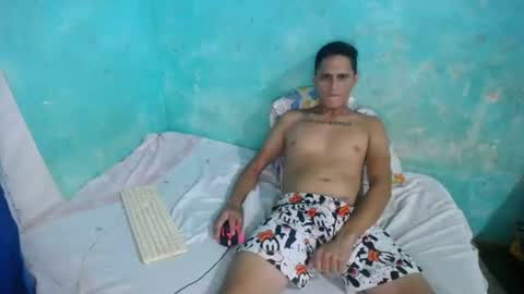 Snapshot of carlos_steven chatting on July 10, 11:40 pm carlos_steven online show from July 10, 11:40 pm