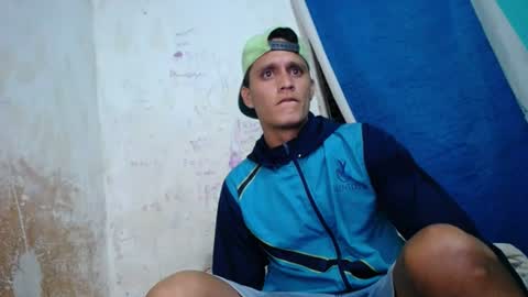 Snapshot of carlos_steven chatting on July 16, 2:17 am carlos_steven online show from July 16, 2:17 am