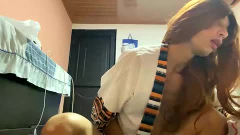 Snapshot of carlosdr10 chatting on December 3, 5:53 am LisaGreyson online show from December 3, 5:53 am