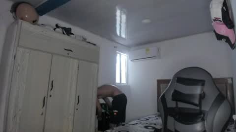 carlossmi01 online show from August 1, 5:45 pm