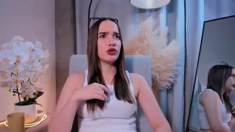 Snapshot of carlottamatlin chatting on November 20, 4:29 pm Leila online show from November 20, 4:29 pm