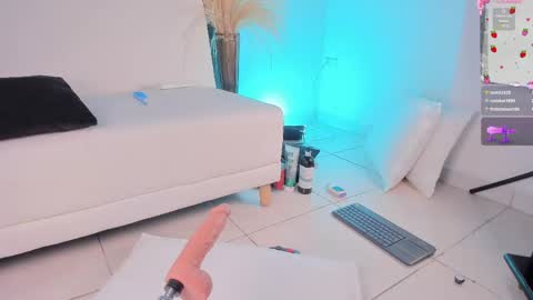 carly__lopez online show from May 27, 1:57 am