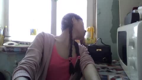 CarlyJoy online show from February 5, 8:00 am