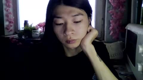 CarlyJoy online show from October 28, 10:30 am