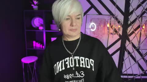 Carmen online show from November 10, 8:52 pm