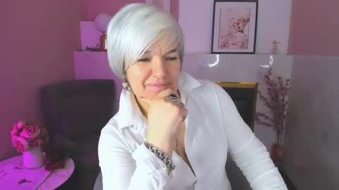 Snapshot of carmensoft chatting on April 15, 9:16 am Carmen online show from April 15, 9:16 am