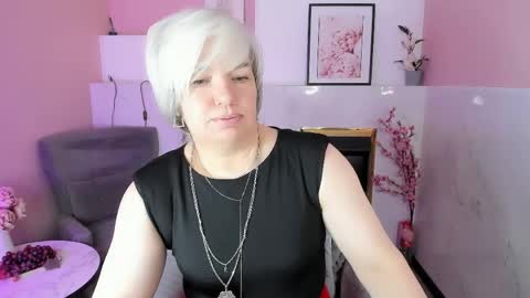 Snapshot of carmensoft chatting on May 9, 8:47 pm Carmen online show from May 9, 8:47 pm