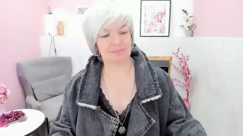 Snapshot of carmensoft chatting on May 10, 9:25 am Carmen online show from May 10, 9:25 am