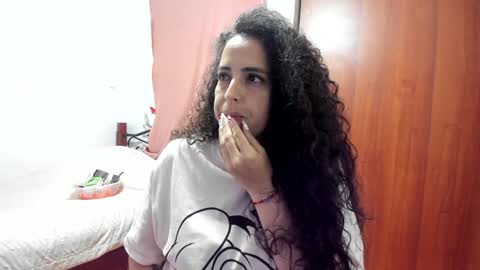 Snapshot of carol_diazz chatting on December 24, 9:22 pm carol I broadcast from 3-9 pm Chicago USA online show from December 24, 9:22 pm