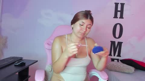 Snapshot of carolay759687 chatting on February 1, 3:30 am carolay759687 online show from February 1, 3:30 am