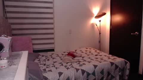 Snapshot of carolayn12 chatting on December 9, 2:56 am Carolayn online show from December 9, 2:56 am