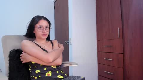 Snapshot of caroliine__ chatting on January 8, 11:52 pm Caroline online show from January 8, 11:52 pm