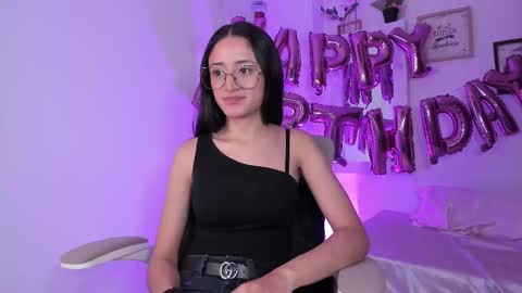 Snapshot of caroliine__ chatting on March 11, 6:19 pm Caroline online show from March 11, 6:19 pm