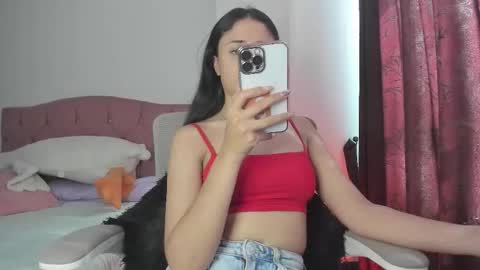 Snapshot of caroliine__ chatting on December 1, 7:30 pm Caroline online show from December 1, 7:30 pm