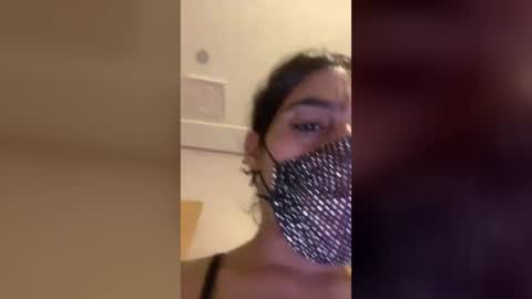 Snapshot of carolina82892 chatting on June 18, 12:44 am carolina82892 online show from June 18, 12:44 am