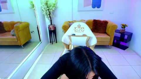 CAROLINA.  online show from April 15, 12:56 pm