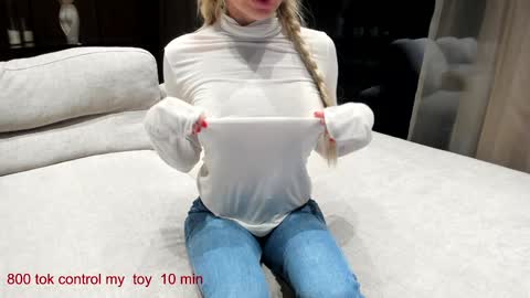 Lina.I will online 1 December   online show from December 28, 2:21 pm