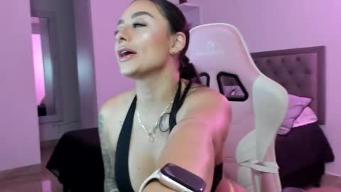 Snapshot of carolinasnt21 chatting on February 5, 8:13 pm carolina snt online show from February 5, 8:13 pm