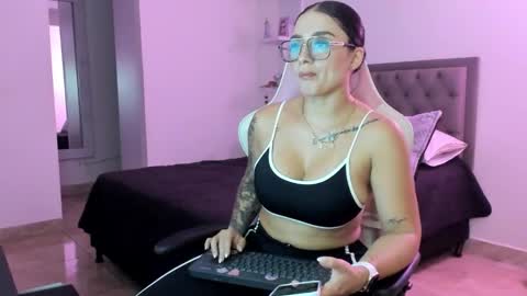 Snapshot of carolinasnt21 chatting on February 6, 8:01 pm carolina snt online show from February 6, 8:01 pm