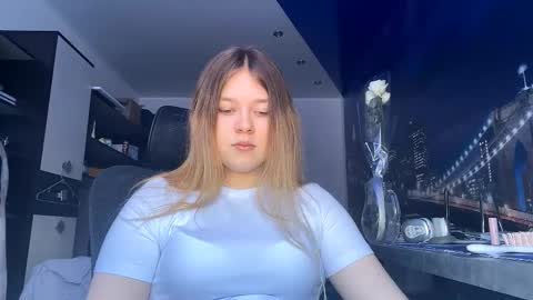 Snapshot of carolindueno chatting on February 21, 8:04 am carolindueno online show from February 21, 8:04 am