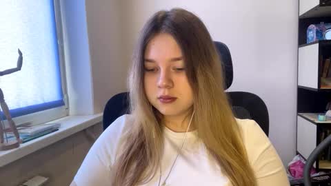 Snapshot of carolindueno chatting on February 27, 7:41 am carolindueno online show from February 27, 7:41 am