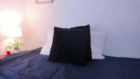  Caroline  online show from November 25, 11:32 am