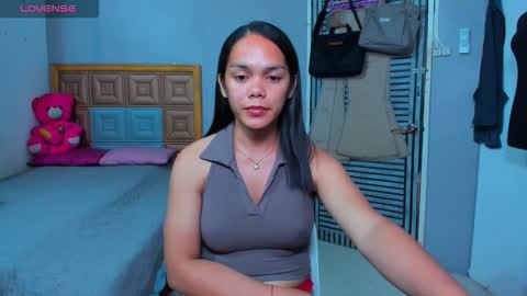 caroline_east online show from February 18, 3:08 pm