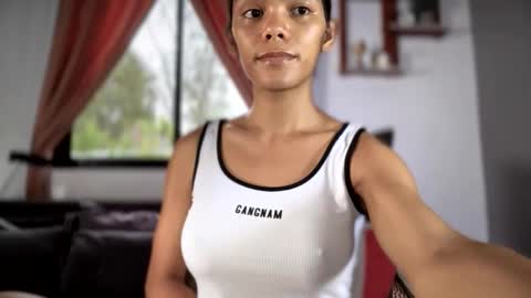 caroline_east online show from May 15, 11:12 pm