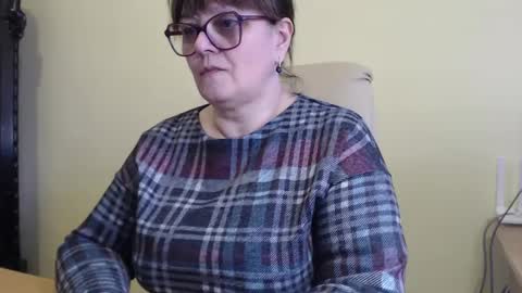 Snapshot of carolinedream_ chatting on January 23, 10:32 am CarolineDream online show from January 23, 10:32 am