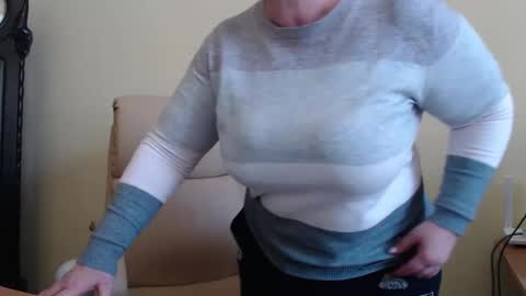 Snapshot of carolinedream_ chatting on February 5, 11:23 am CarolineDream online show from February 5, 11:23 am