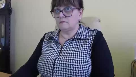 Snapshot of carolinedream_ chatting on February 7, 12:17 pm CarolineDream online show from February 7, 12:17 pm