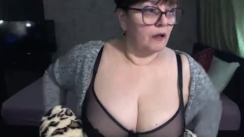 Snapshot of carolinedream_ chatting on February 9, 8:54 am CarolineDream online show from February 9, 8:54 am