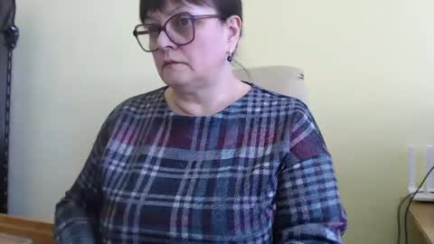 Snapshot of carolinedream_ chatting on February 18, 10:38 am CarolineDream online show from February 18, 10:38 am