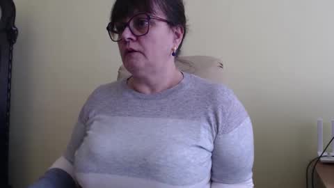 Snapshot of carolinedream_ chatting on March 10, 7:21 am CarolineDream online show from March 10, 7:21 am