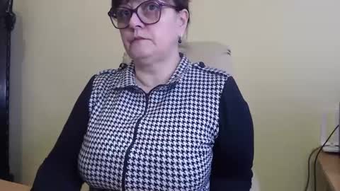Snapshot of carolinedream_ chatting on March 11, 6:32 am CarolineDream online show from March 11, 6:32 am