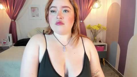 Snapshot of carolineevanss1 chatting on October 15, 5:07 am Carolinee online show from October 15, 5:07 am