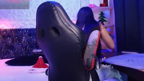 Snapshot of carolinescoth_dl chatting on December 31, 4:46 pm Caroline Scoth online show from December 31, 4:46 pm