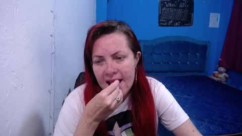 Carolinhe  online show from February 28, 9:54 am