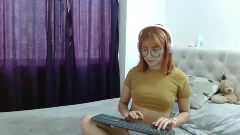 carolinnapinkman online show from February 5, 8:57 pm