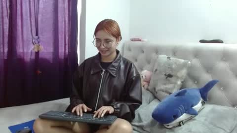 carolinnapinkman online show from February 24, 8:07 pm