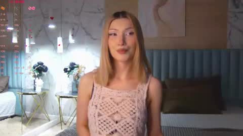 Snapshot of carolreeves chatting on August 4, 9:17 pm Carol online show from August 4, 9:17 pm