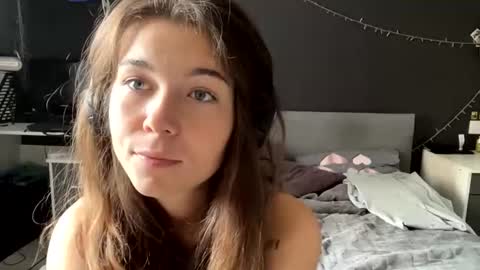 Snapshot of carolynnsobey chatting on July 14, 10:21 am Viktorie online show from July 14, 10:21 am