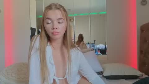 carriebradshawww online show from July 1, 3:56 pm