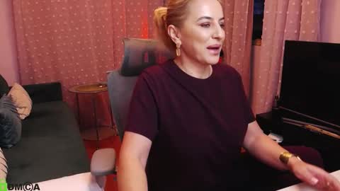 Snapshot of carrielovex chatting on November 13, 4:55 am Carrie online show from November 13, 4:55 am