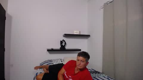 Snapshot of carry_big chatting on May 15, 8:49 pm Blonde Carolina Patty online show from May 15, 8:49 pm
