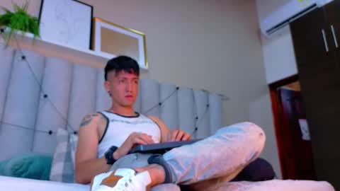 Snapshot of carter_noah_ chatting on January 10, 2:46 am carter_noah_ online show from January 10, 2:46 am