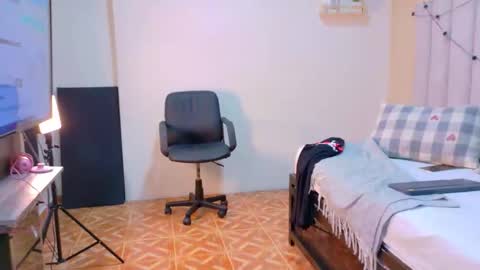 Snapshot of carter_noah_ chatting on January 14, 4:07 am carter_noah_ online show from January 14, 4:07 am