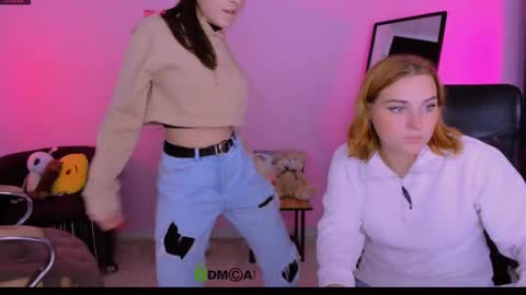 casey_meow_ online show from October 5, 8:34 am